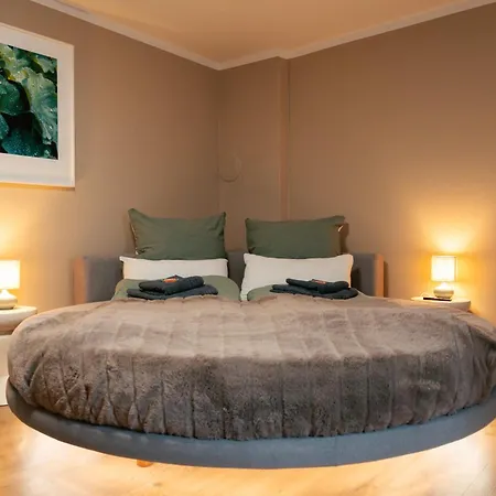 Wellness Retreat For 2 With Private Sauna & Whirlpool - Free Parking, Quiet Center By Hero Homes *