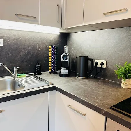 Private Wellness Mit Whirlpool & Free Parking Apartamento Graz