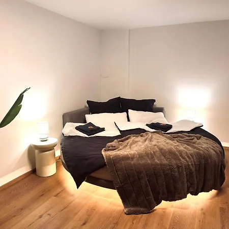 Private Wellness Mit Whirlpool & Free Parking Apartamento Graz