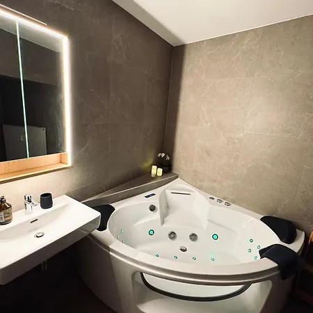 Apartamento Private Wellness Mit Whirlpool & Free Parking Graz