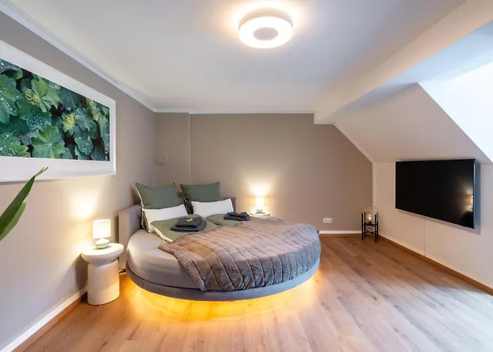 Wellness Retreat For 2 With Private Sauna & Whirlpool - Free Parking, Quiet Center By Hero Homes 公寓